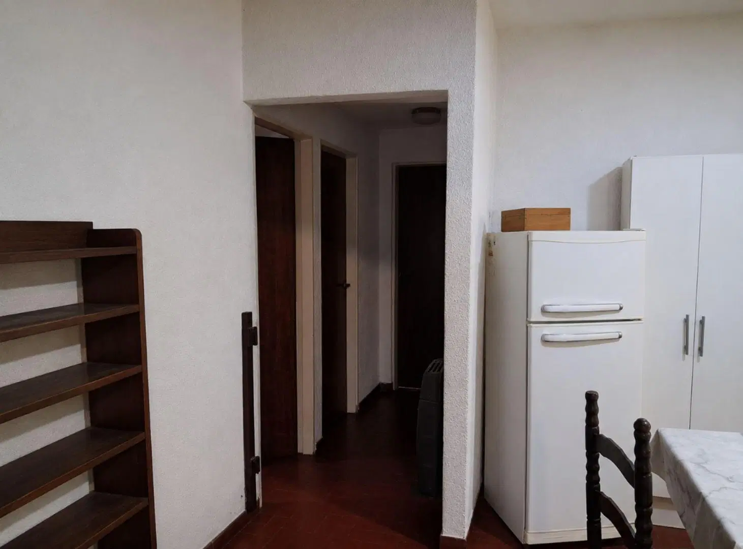VENTA DE CASA A REFACCIONAR 3 DORMITORIOS LA PLATA 8