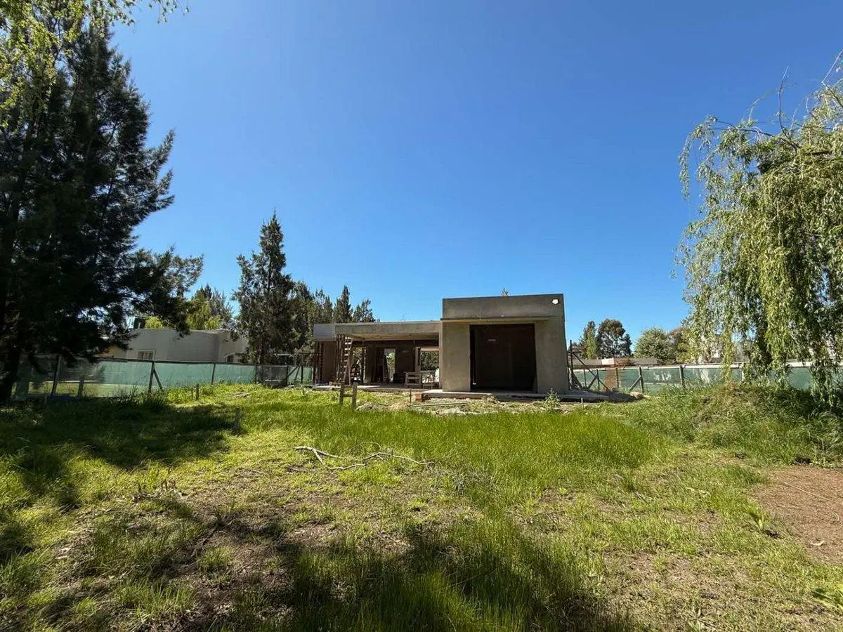 Casa en Venta en Miralagos I de  3 Dormitorios 4