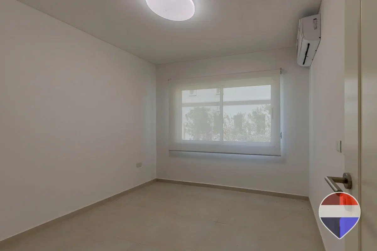 CASA EN VENTA EN MIRALAGOS 8