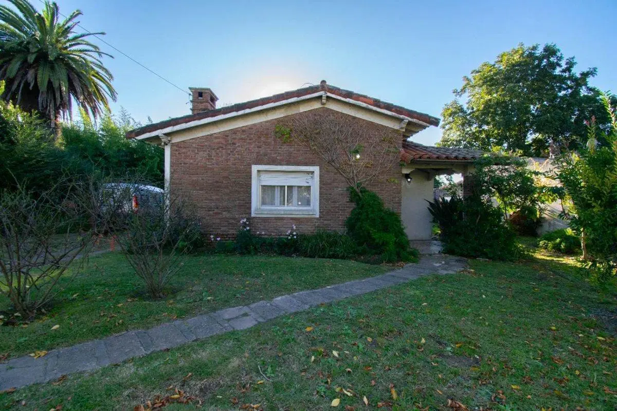 Lote comercial en venta en Gonnet 8