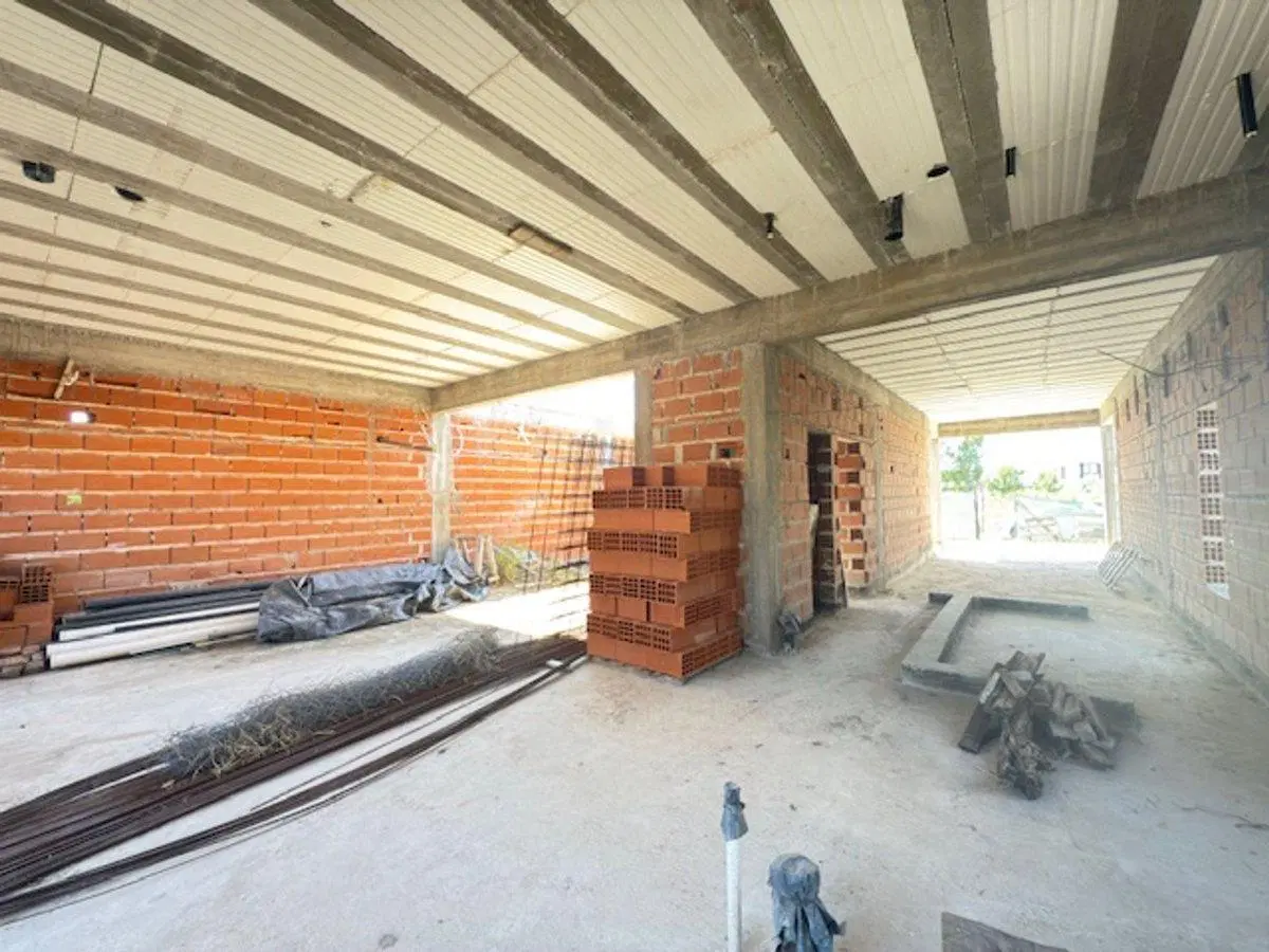 LOTE EN VENTA EN EL QUIMILAR CON CONSTRUCCION 4