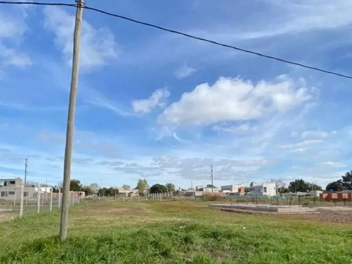 Lote de terreno con servicios en VENTA San Carlos 2