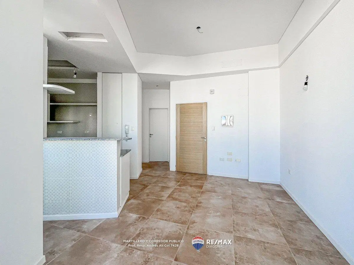 DEPARTAMENTO EN VENTA CON BALCON,COCHERA LA PLATA 2