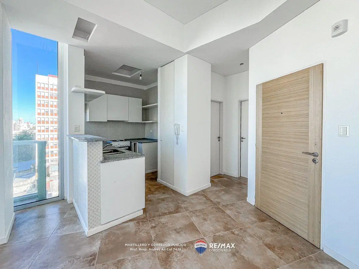 DEPARTAMENTO EN VENTA CON BALCON,COCHERA LA PLATA 5