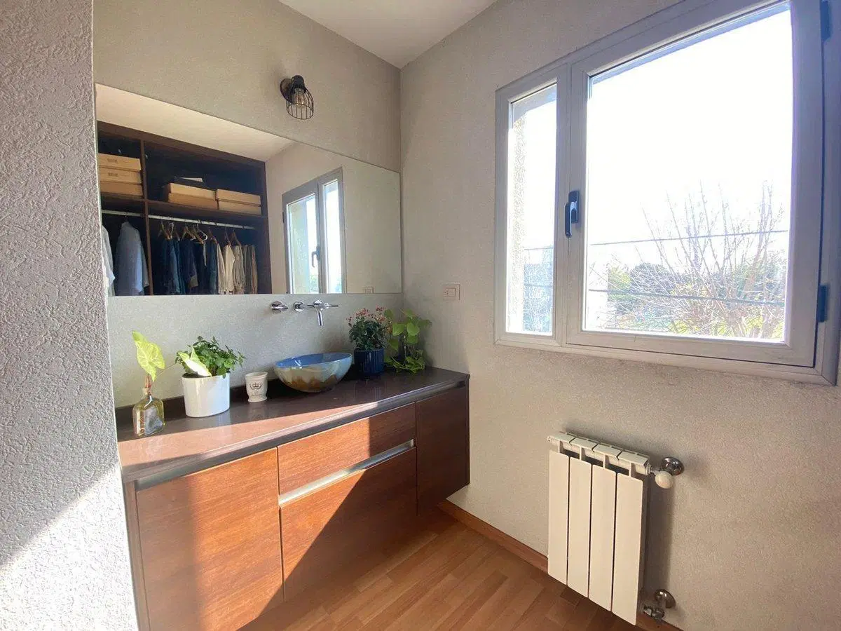 CASA EN VENTA EN DON CARLOS GONNET 8