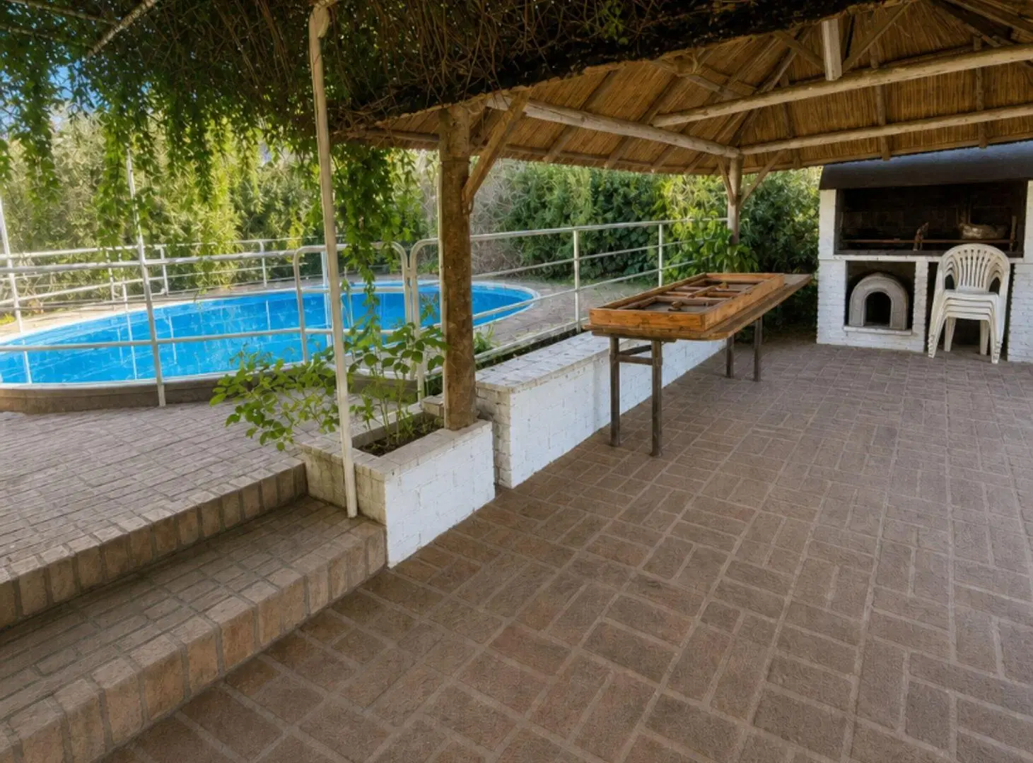 Casa 2 Dormitorios en Venta, City Bell con pileta 2