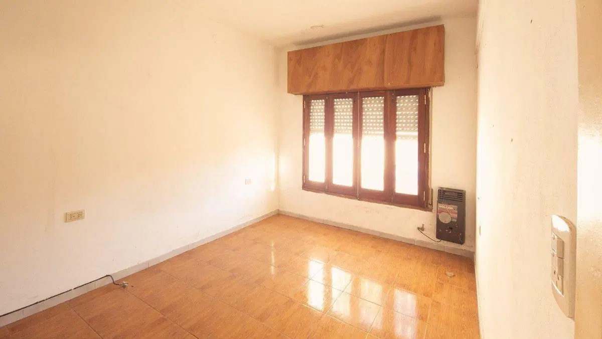 Casa en Venta La Plata Los Hornos con Pileta 3