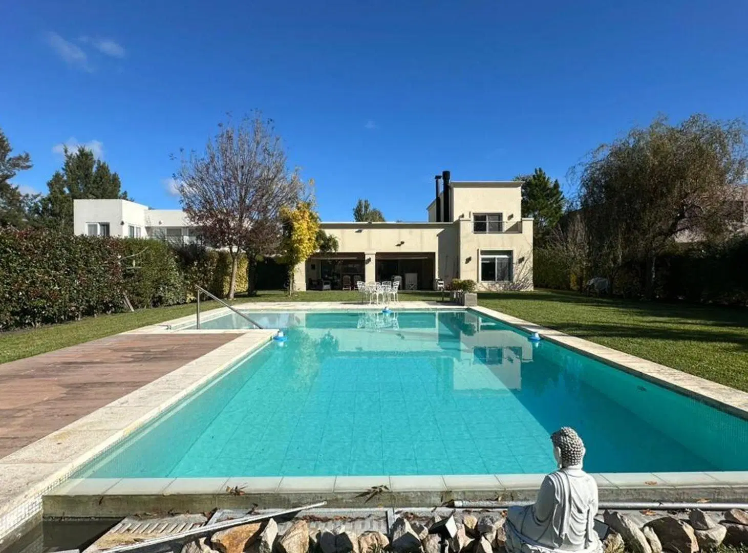 Casa en venta con 3 dormitorios en Miralagos 2