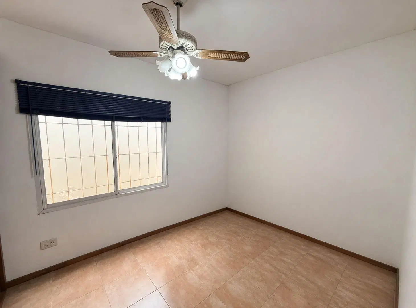 CASA EN VENTA TOLOSA, EN BLOQUE 4