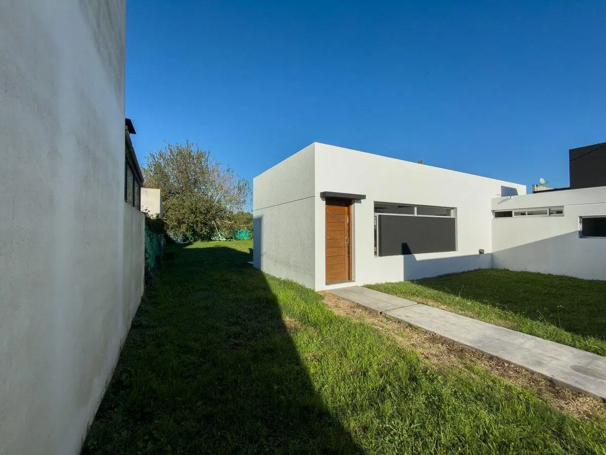 Casa en Venta 3 dormitorios en Villa Elisa 3