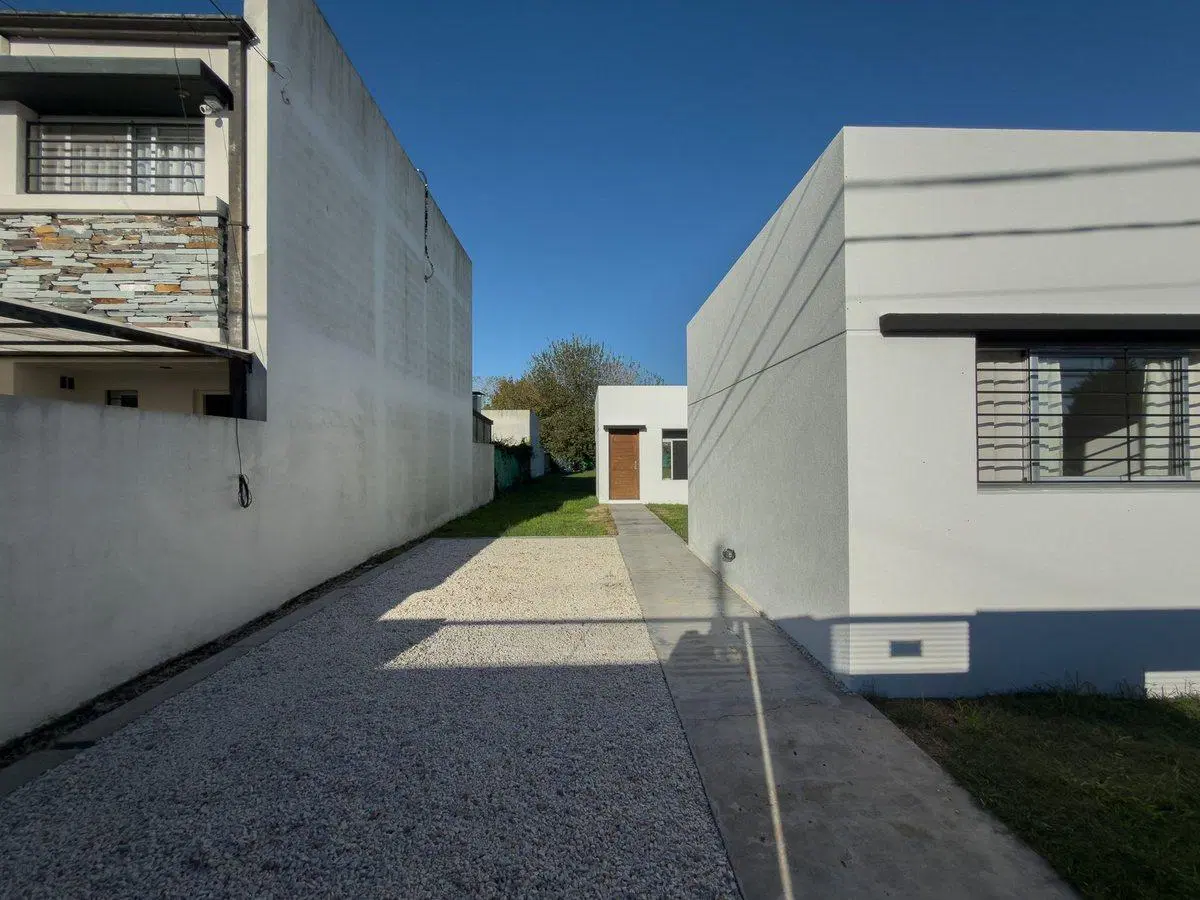 Casa en Venta 3 dormitorios en Villa Elisa 4