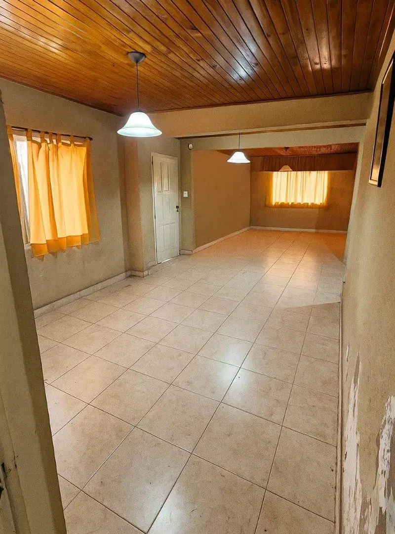 OPORTUNIDAD - DOS CASAS EN UN MISMO TERRENO 8