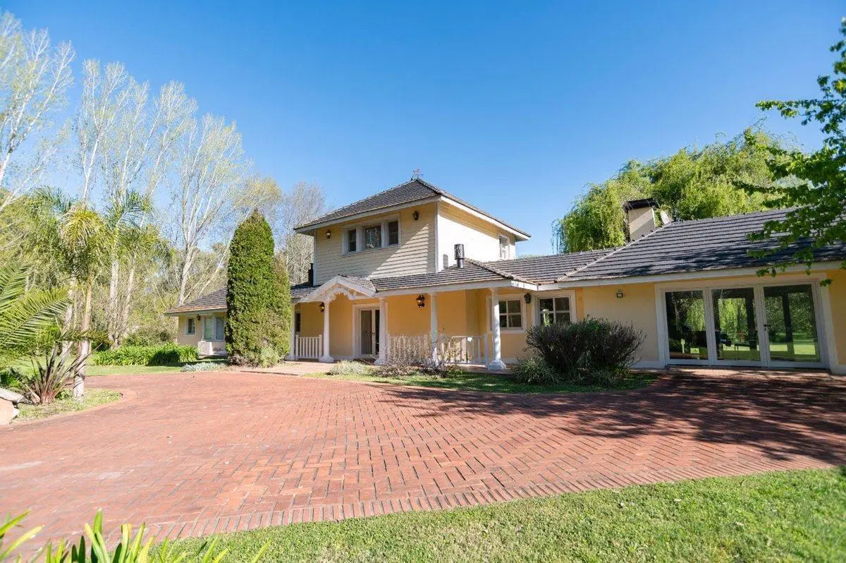 CASA EN VENTA EN CAMPOS DE ROCA, ZONA CHACRA 3