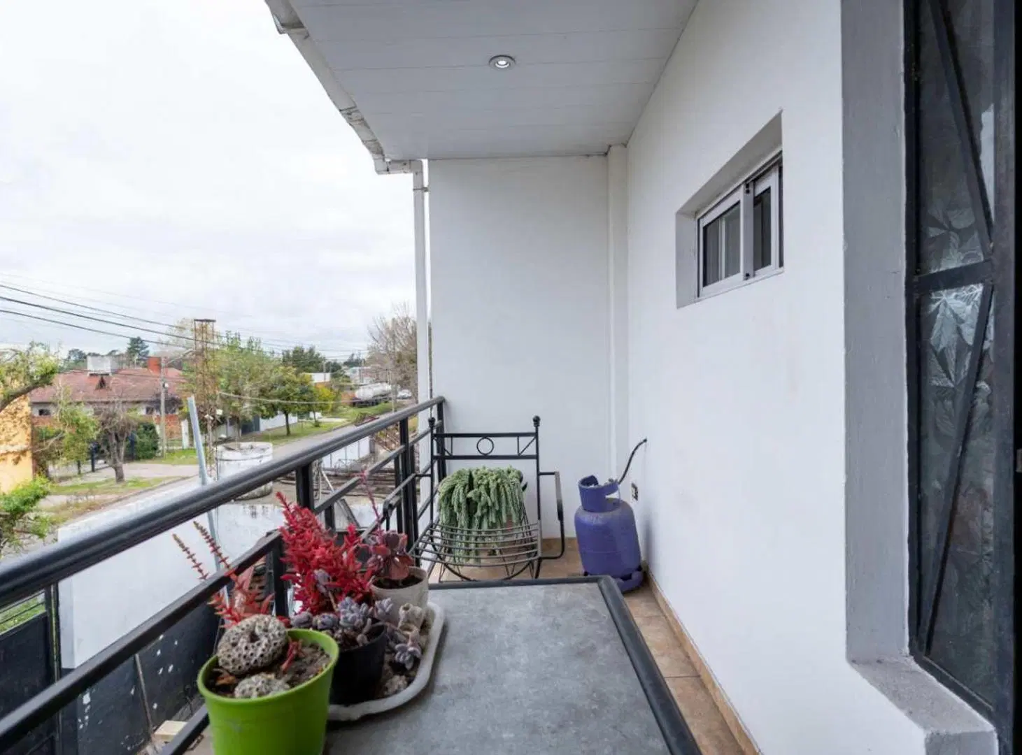 Casa en venta 2 dormitorios con cochera y Galpon 4