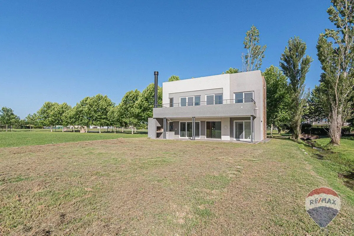 CASA EN VENTA EN HARAS DEL SUR 2, 4 dormitorios 4