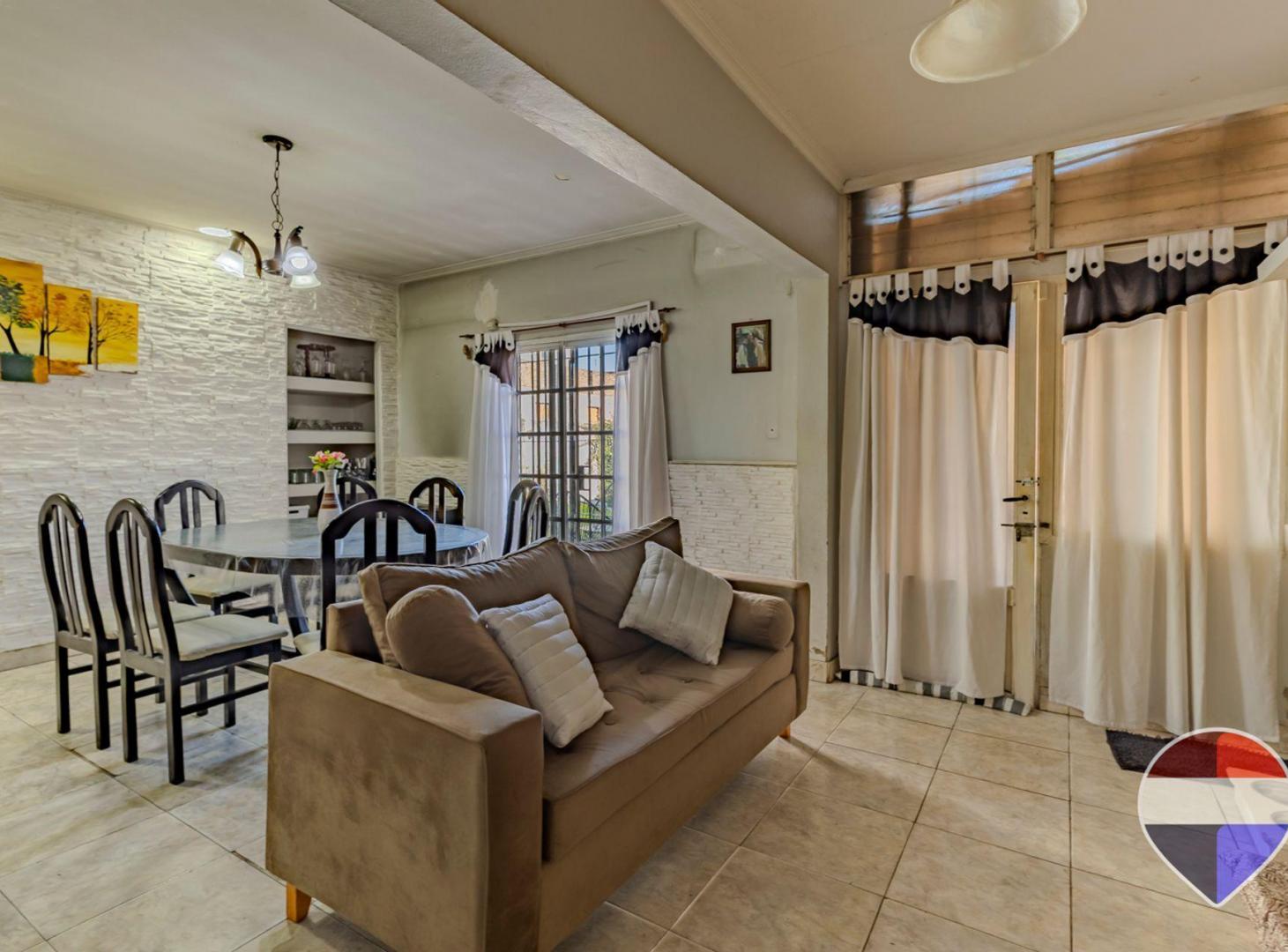 CASA EN VENTA LA PLATA