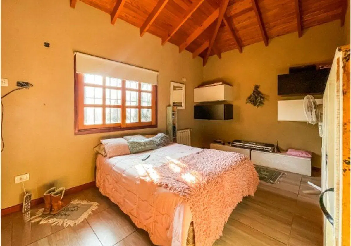 CASA EN VENTA GONNET 5