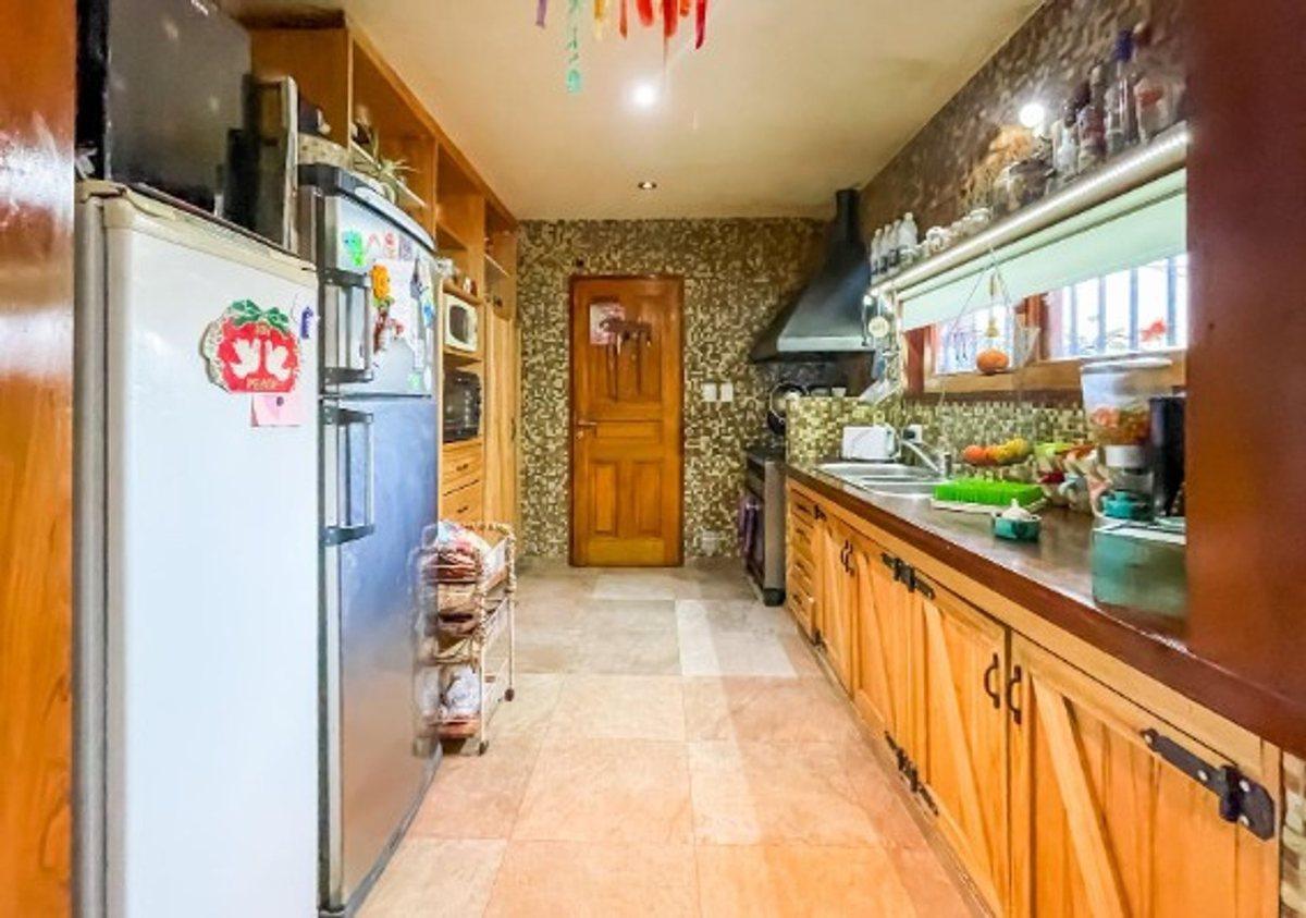 Foto de CASA EN VENTA GONNET, imagen 4