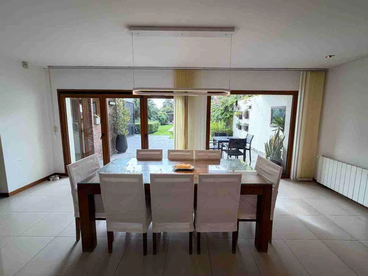 Casa en venta 3 dormitorios La Plata mas estudio 3