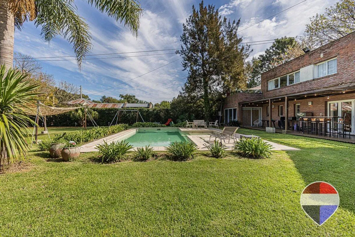 CASA EN VENTA EN CITY BELL 3