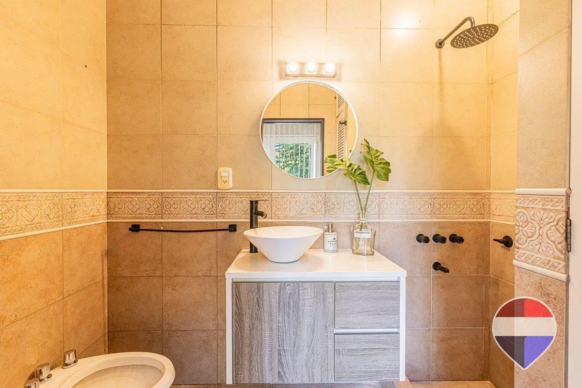 CASA EN VENTA EN CITY BELL 8