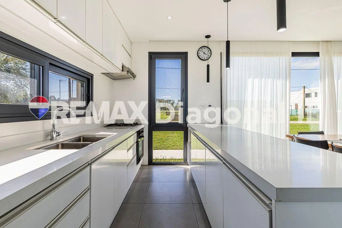 Casa en Venta en Campos de Roca II 3