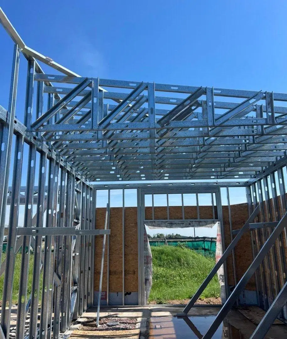 Haras del Sur III Lote con avance de obra 30 % 2
