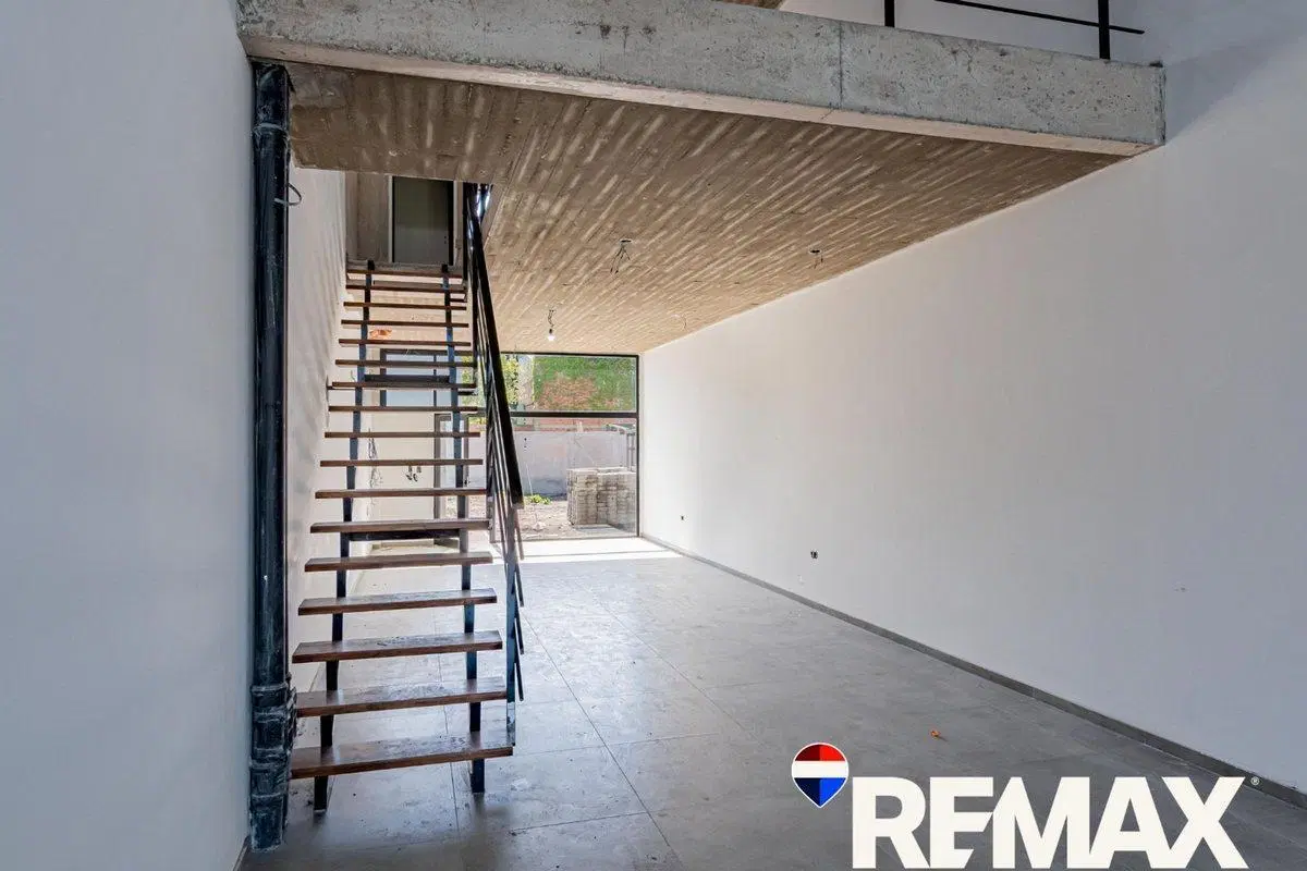 LOCAL A ESTRENAR EN VENTA - José Hernandez 4