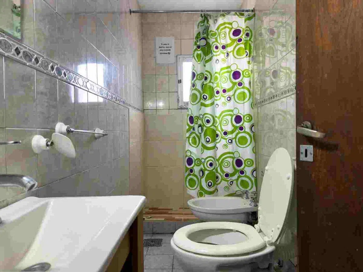 Casa destinada a pensión en venta en La Plata 3