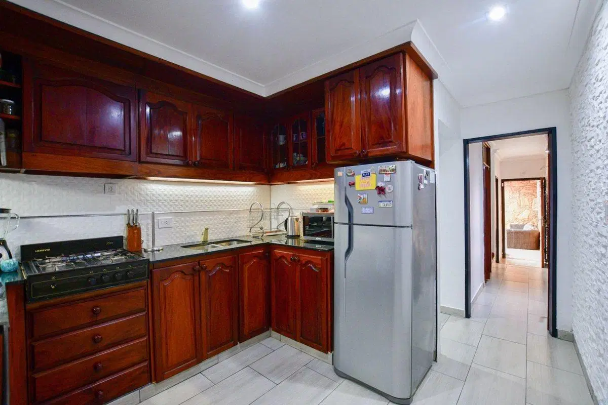 CASA EN VENTA GONNET 8