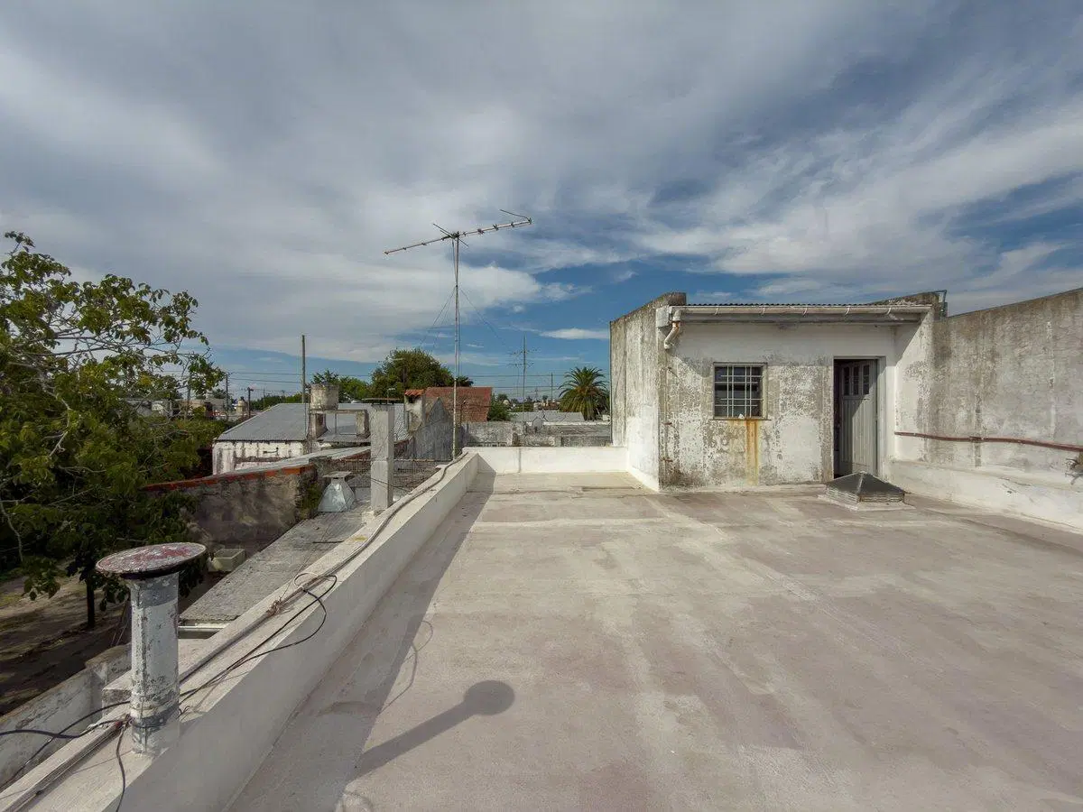 CASA EN VENTA RINGUELET 5