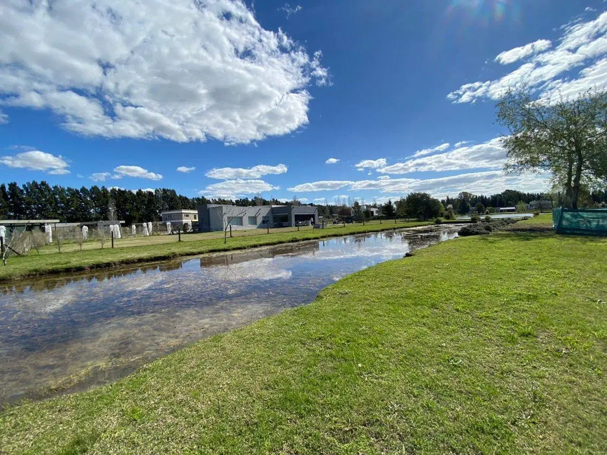 LOTE EN VENTA EN MIRALAGOS 2