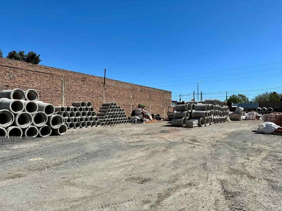 Lotes en venta sobre Avenida, La Plata 4