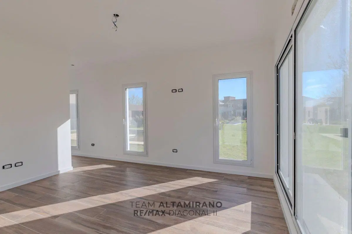 CASA EN VENTA EN HARAS DEL SUR 2, A ESTRENAR 2