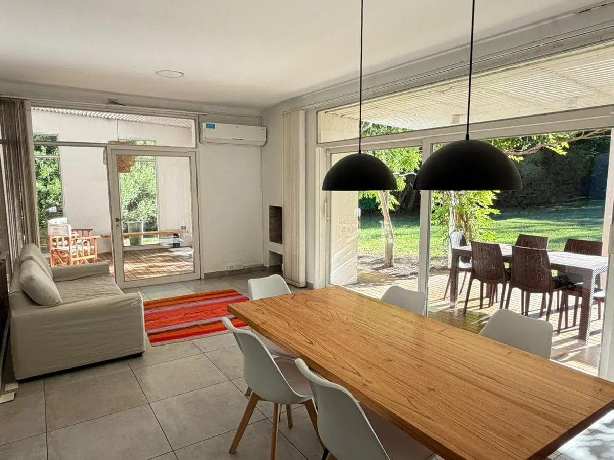 CASA EN ALQUILER EN CITY BELL 5