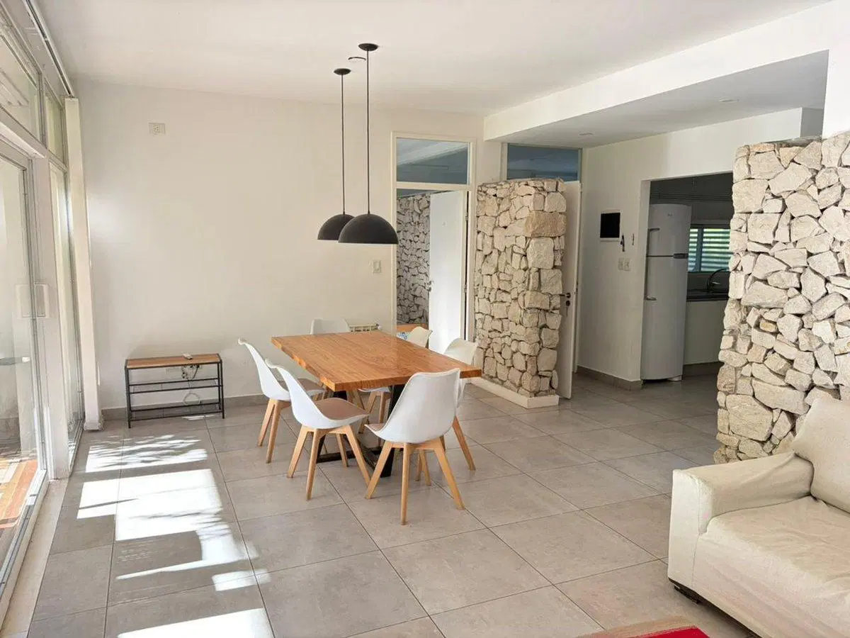 CASA EN ALQUILER EN CITY BELL 2