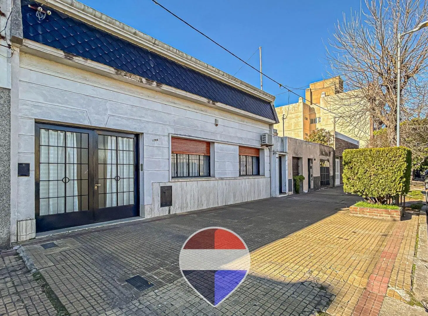 CASA EN VENTA LA PLATA 3 DORMITORIOS 4