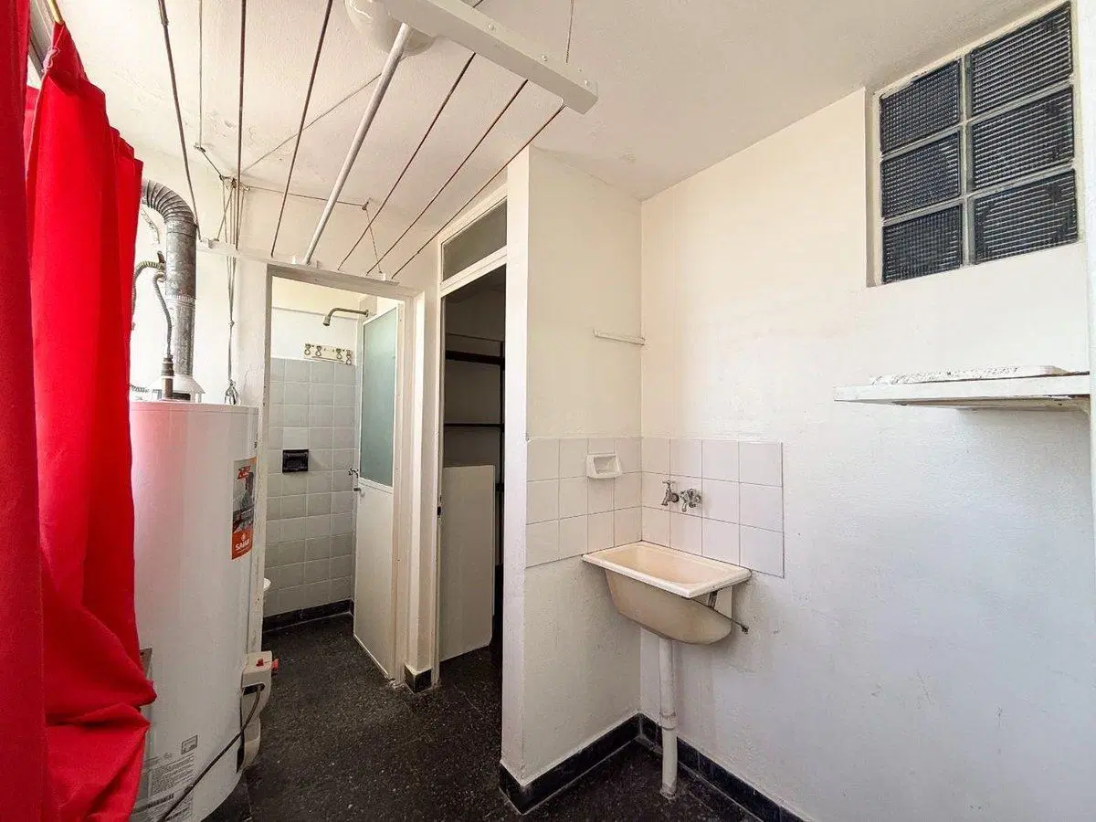 Departamento de 2 Dormitorio con Estudio y cochera 4