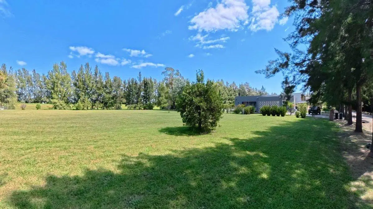 LOTE EN MIRALAGOS CLUB DE CAMPO,GOLF Y SPA 2