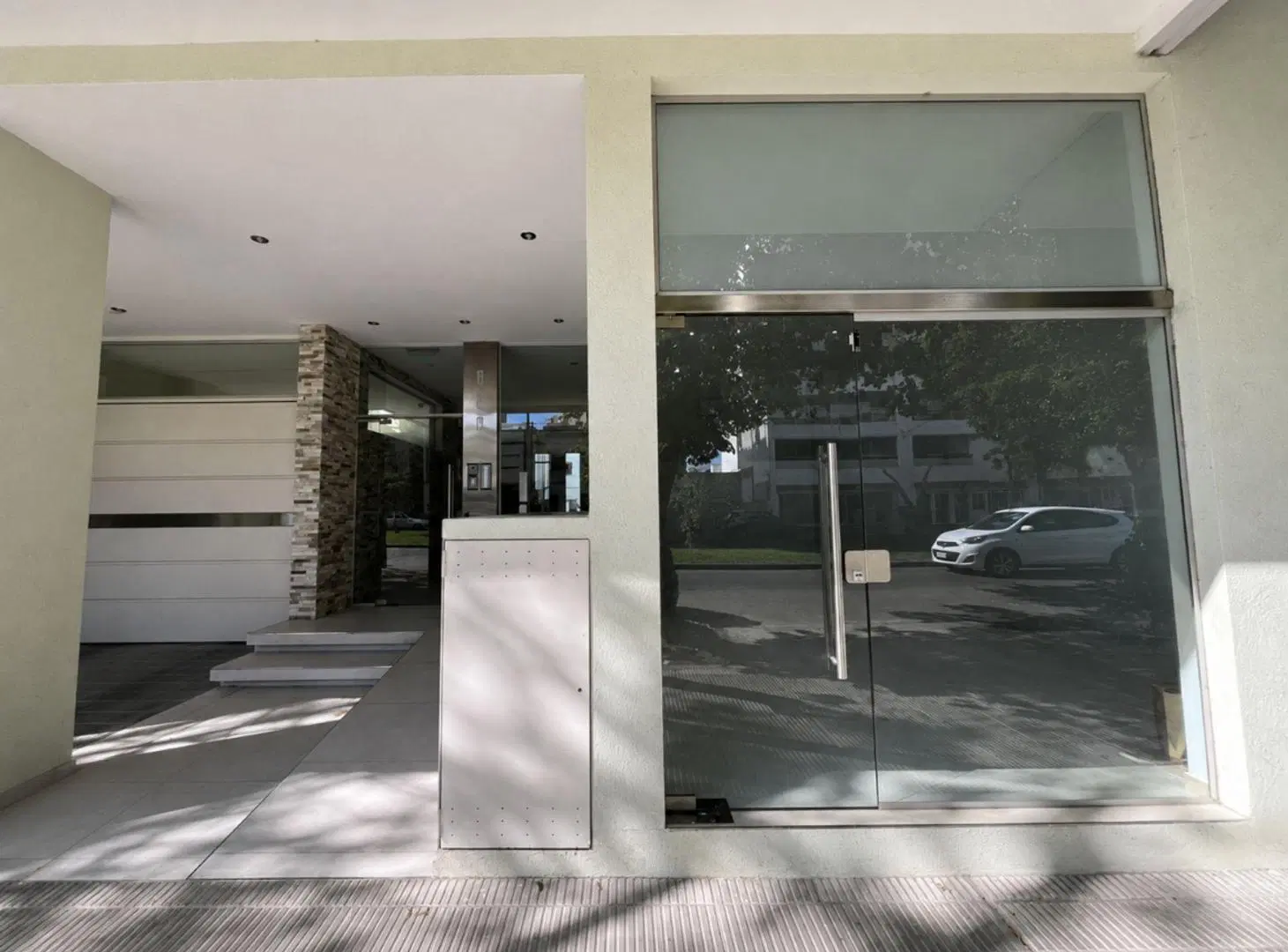 LOCAL EN VENTA LA PLATA 3