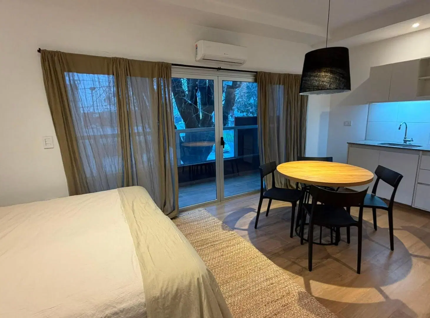 MONOAMBIENTE EN VENTA. LA PLATA 2