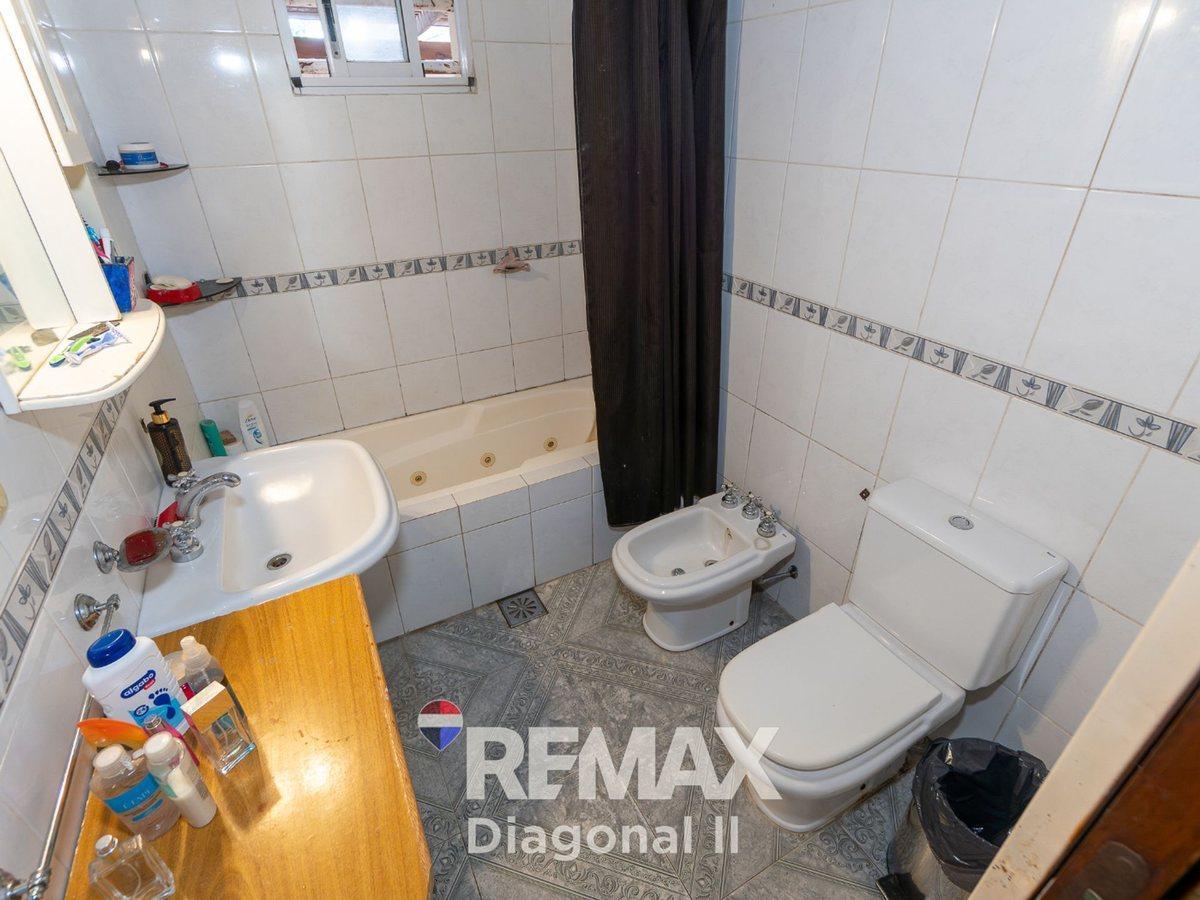 Foto de CASA Y LOCALES EN VENTA EN ROMERO, imagen 5