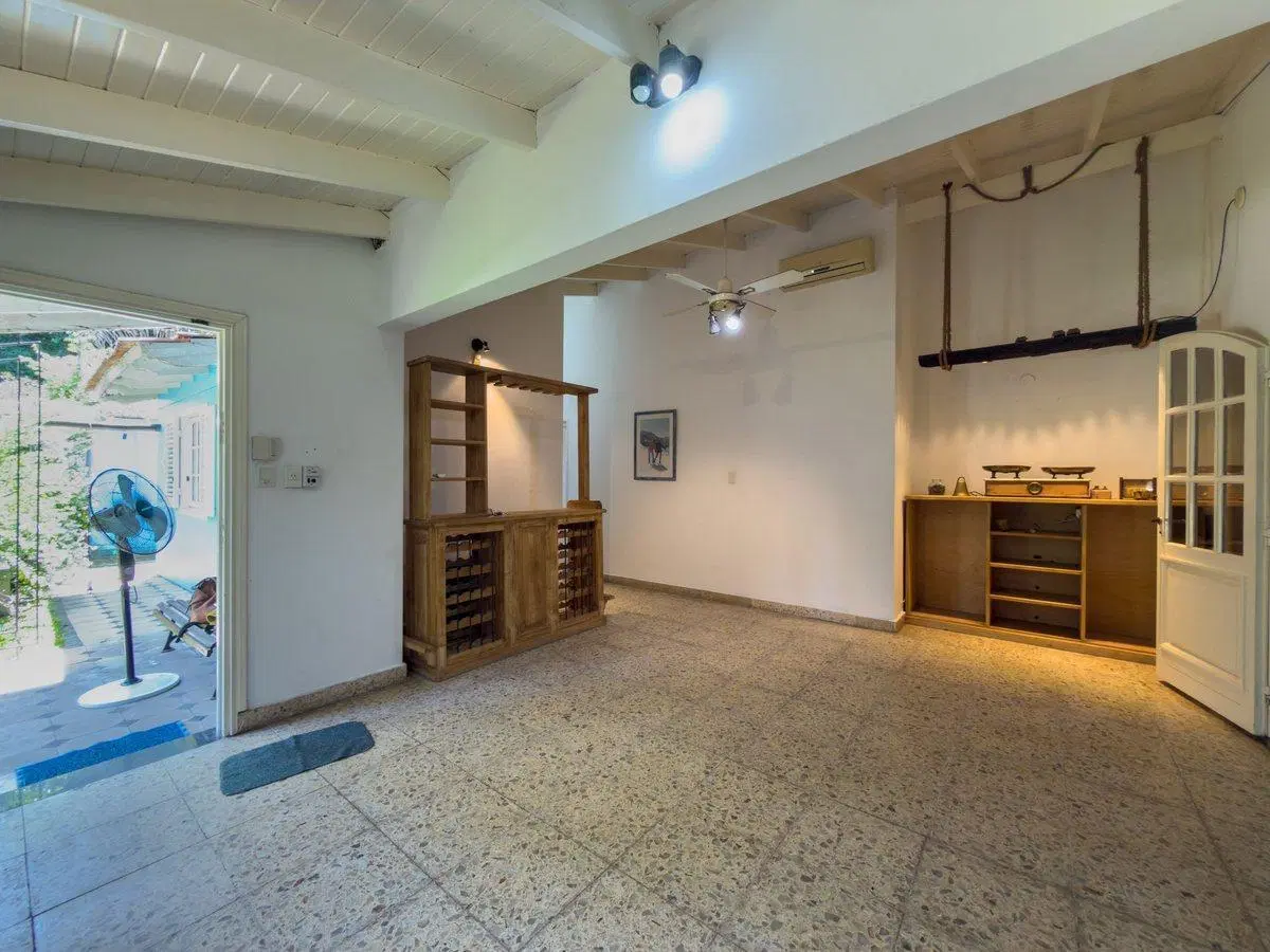 CASAS EN VENTA EN GONNET PARQUE Y PILETA 5