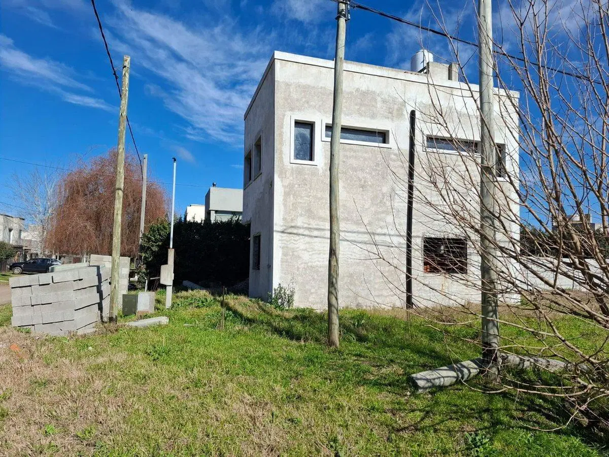 CASA EN VENTA EN LA PLATA ARTURO SEGUI 3