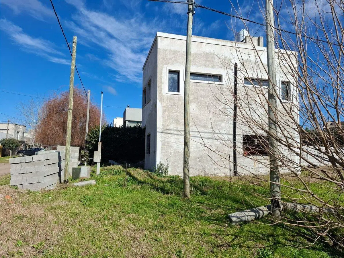 CASA EN VENTA EN LA PLATA ARTURO SEGUI 5