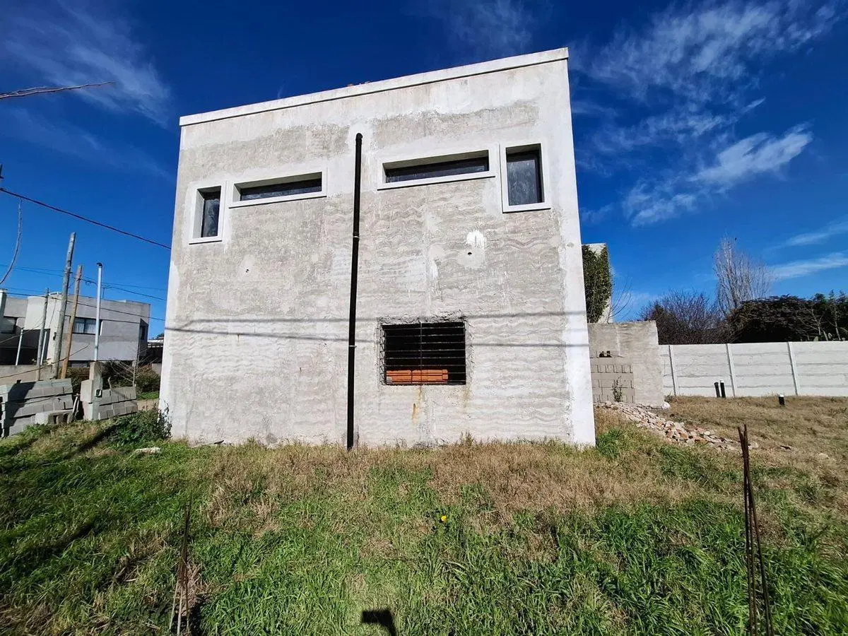 CASA EN VENTA EN LA PLATA ARTURO SEGUI 8
