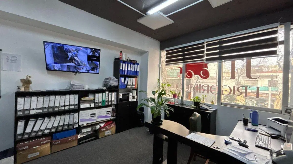 Venta Local comercial con oficina en Monserrat 3