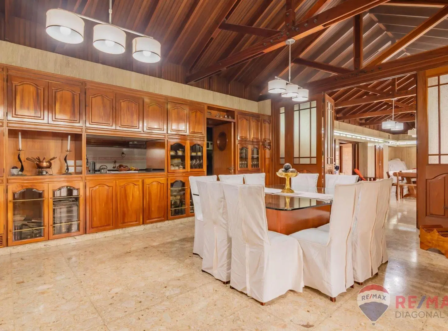 CASAS EN VENTA LA PLATA PARQUE Y PILETA 8