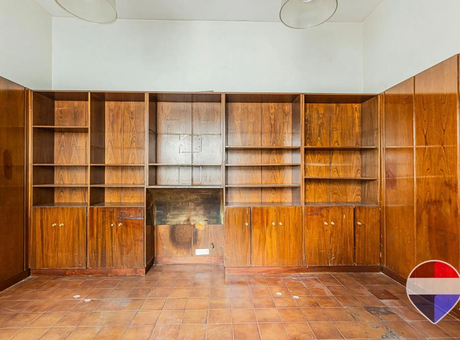 LOCAL Y OFICINAS EN VENTA EN LA PLATA 5