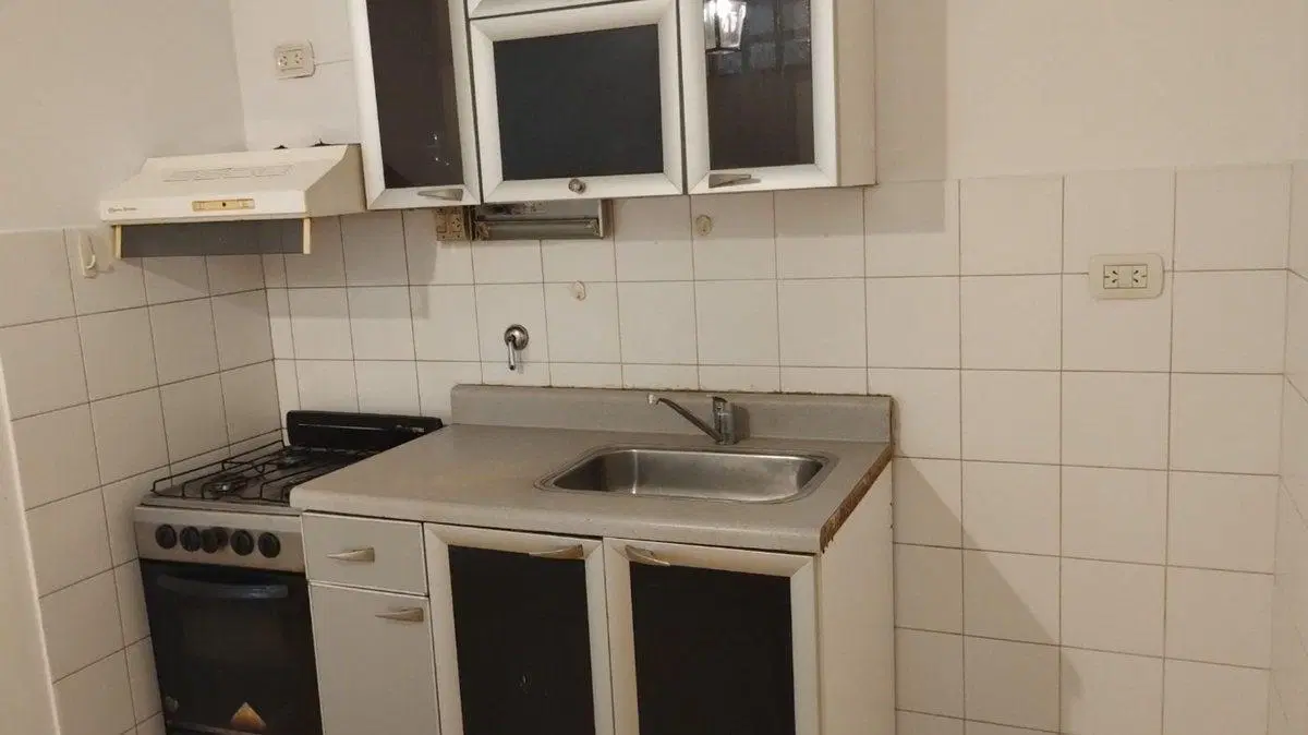 Depto 1 dormitorio con cochera alquiler La Plata 3